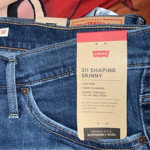 Levi's Women's 311 Shaping Skinny Jeans